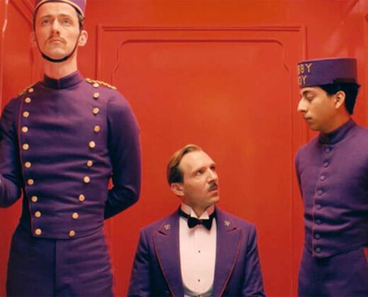 A writer encounters the owner of an aging high-class hotel, who tells him of his early years serving as a lobby boy in the hotel's glorious years under an exceptional concierge.