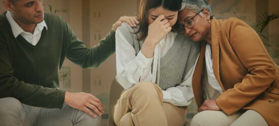 Disinheriting a child can tear a family apart, if —revealed only after the parent in question has died— it comes as a surprise. Much of this conflict can be avoided if the parent in question has a candid conversation with family members in advance.