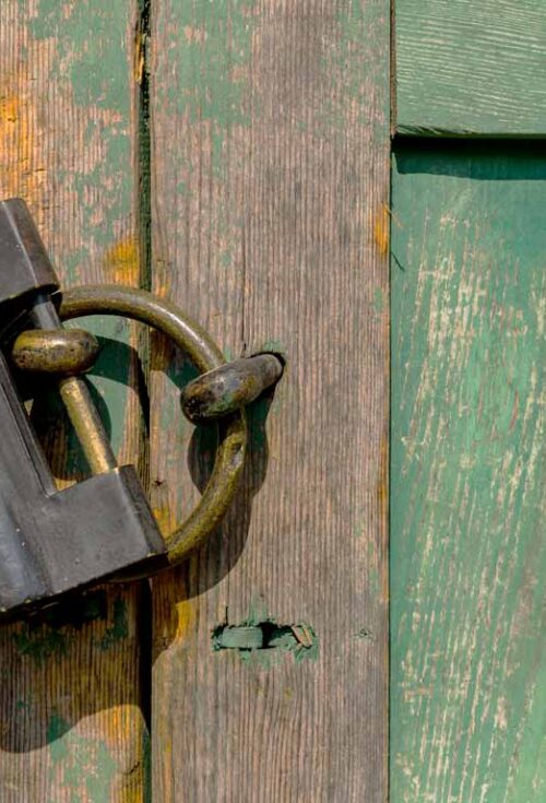 The decision of how to divide inherited property between siblings can be a complex one. In this article, Keystone explores how to divide inherited property between siblings fairly, and common disputes and solutions when inheriting a house with siblings.