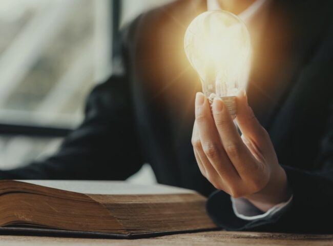 This article delves into the estates of five legendary individuals: Bob Ross, Stan Lee, Michael Jackson, Marilyn Monroe, and Paul Walker. These inheritance battles shed light on the significance of explicit planning for intellectual property.