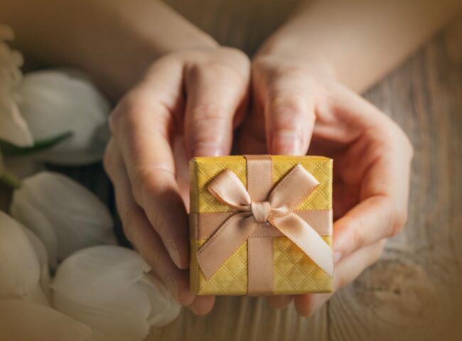 There can be benefits to gifting part of your estate during your lifetime (inter vivos), an increasingly popular wealth transfer option for Canadians. Before settling on this option, here’s what you’ll need to consider. 