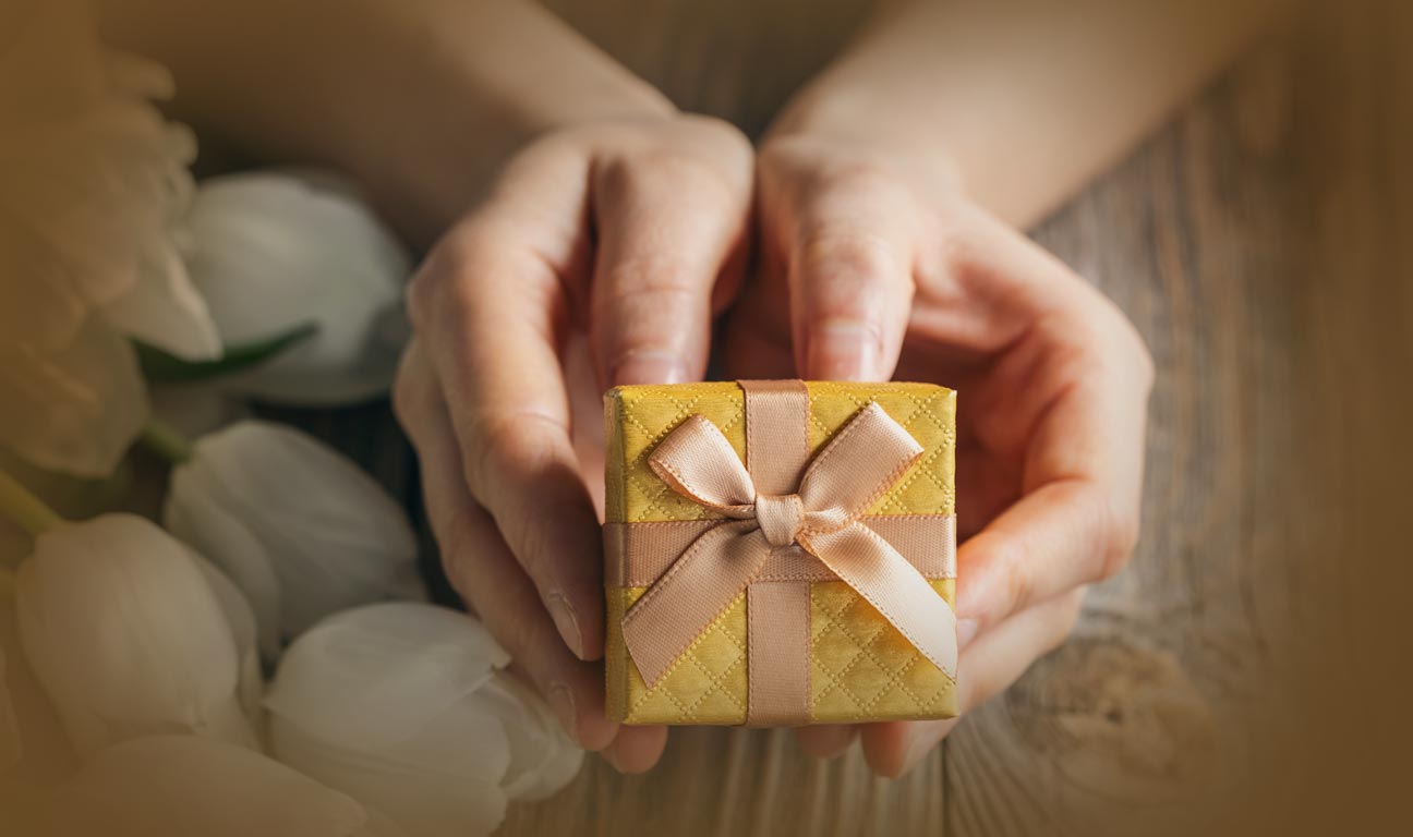 There can be benefits to gifting part of your estate during your lifetime (inter vivos), an increasingly popular wealth transfer option for Canadians. Before settling on this option, here’s what you’ll need to consider. 