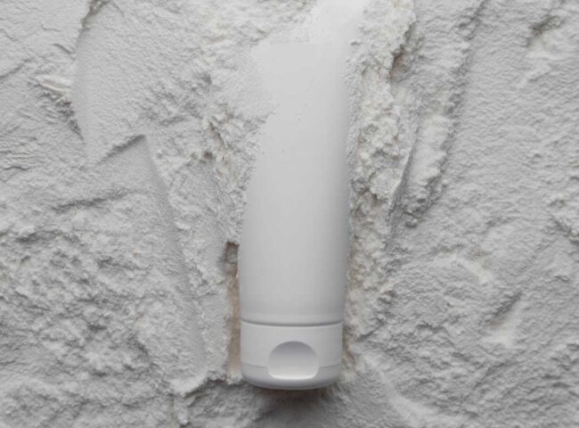 The name John Seward Johnson probably means very little to you, but you’ve certainly know the company that Johnson’s father co-founded. That’s right – Johnson & Johnson, the maker of baby products we’ve all used for generations.