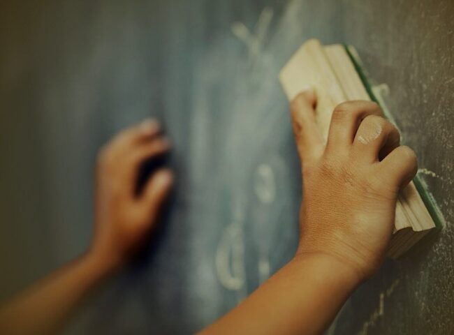 Understanding the common mistakes that lead to in-family lawsuits can help you craft an estate plan that truly safeguards your legacy while minimizing conflict. Here are five mistakes that often cause families to end up in court.