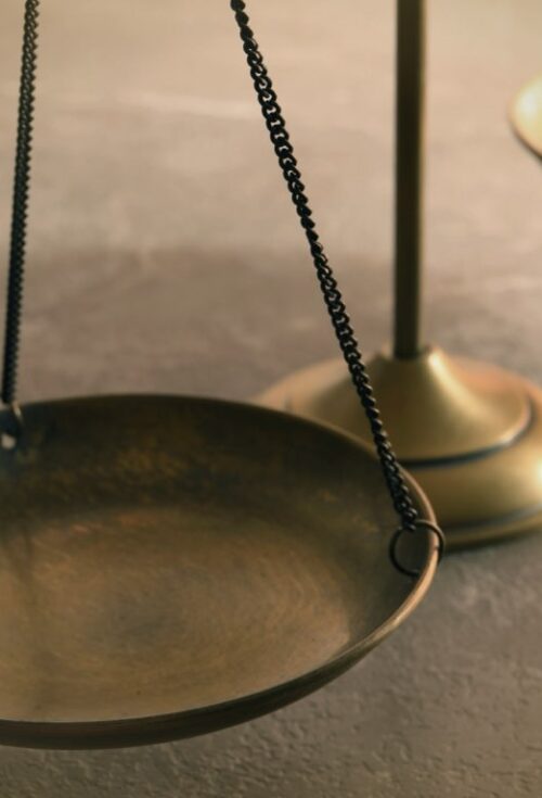 An estate trustee is required to act impartially between all the beneficiaries and to not favor one or more beneficiaries over others. This is colloquially described as the duty to ‘maintain an even hand’.