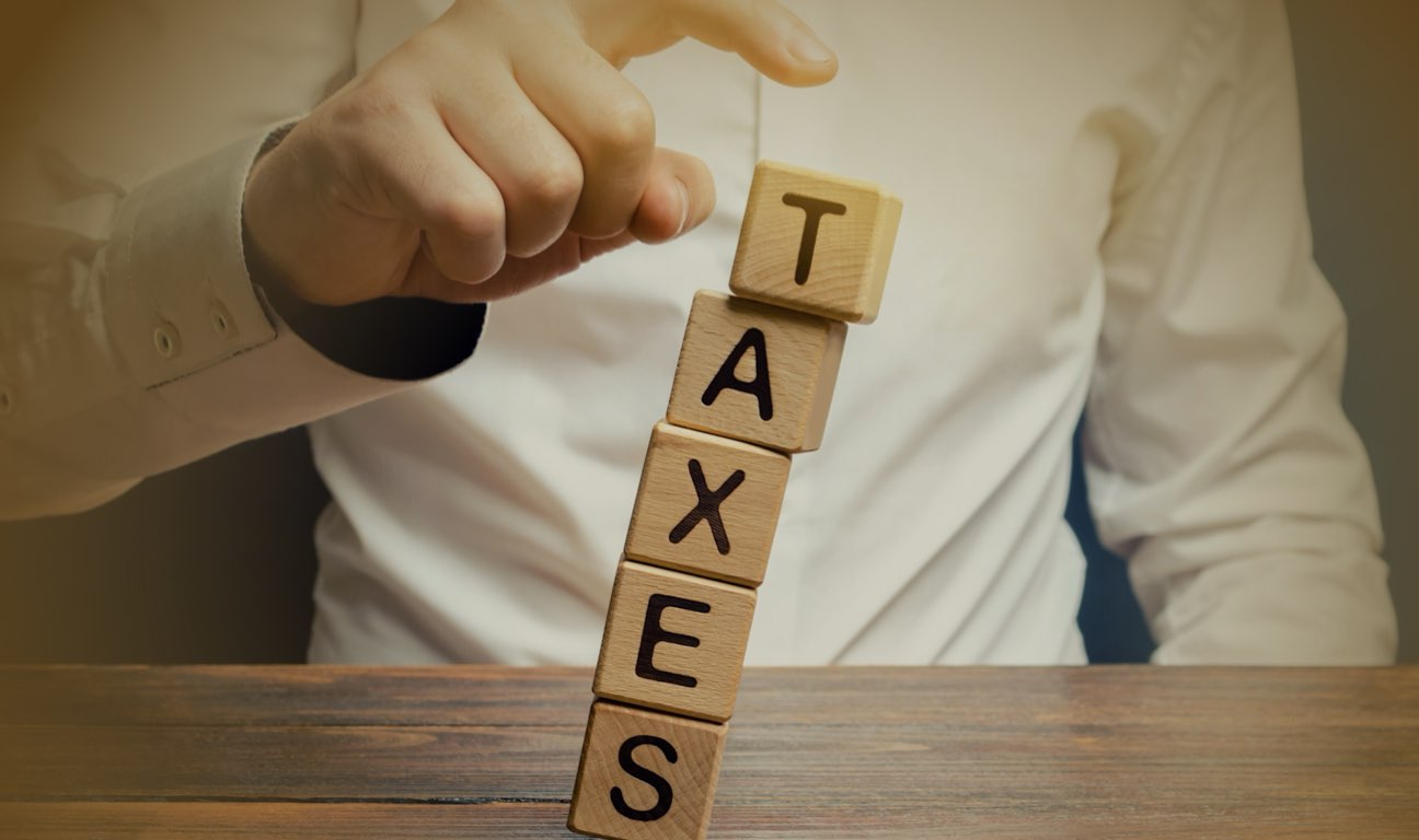 If you want to pass along assets to heirs, a little creativity can help you avoid or reduce estate taxes. This article explores eight smart and effective —most importantly, legal— ways...